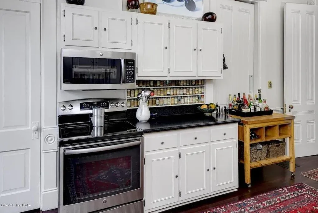 Cherokee Residence architecture view 2